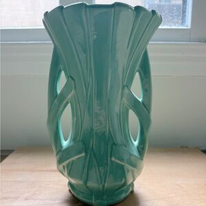 Art Deco 1940’s vintage McCoy “Ribbon Strap” vase